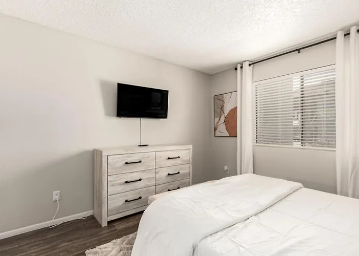 Modern, Comfy Near Asu & Phx Airport Tempe